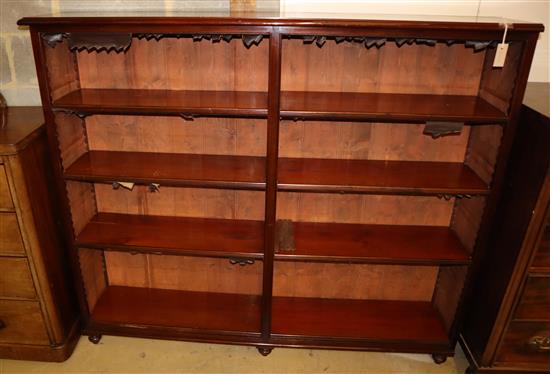 A Victorian mahogany open bookcase, width 167.5cm, depth 31.5cm, height 146cm